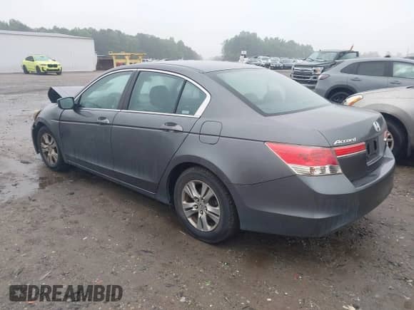 2012 Honda Accord SE z VIN 1HGCP2F60CA194190, wystawiony jako IAAI lot #42353525 z przebiegiem 211 099 mil mil oraz . Historia ofert i sprzedaży dostępna na DreamBid. Obrazek 3.