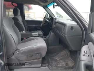 2002 Chevrolet Silverado 1500HD LS z VIN 1GCGK13U92F161881, wystawiony jako IAAI lot #41542660 z przebiegiem 267 478 mil mil oraz . Historia ofert i sprzedaży dostępna na DreamBid. Obrazek 5.