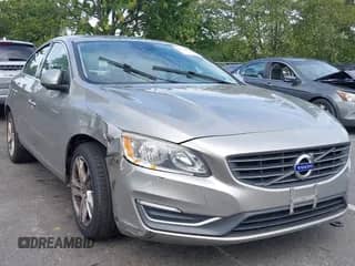 2015 Volvo S60 T5 Premier z VIN YV1612TK9F1346142, wystawiony jako IAAI lot #43228507 z przebiegiem 119 564 mil mil oraz . Historia ofert i sprzedaży dostępna na DreamBid. Obrazek 1.