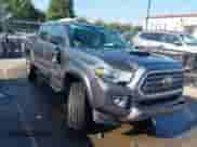 2019 Toyota Tacoma SR5 z VIN 3TMCZ5AN2KM231203, wystawiony jako IAAI lot #43203975 z przebiegiem 61 168 mil mil oraz . Historia ofert i sprzedaży dostępna na DreamBid. Obrazek 1.