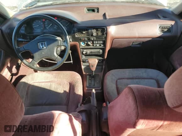 1990 Honda Accord LX with VIN JHMCB7651LC129028, listed as a Copart auction lot 82001875 with 158,454 mi miles and Salvage title. Bid and sale history available at DreamBid. Image 8.