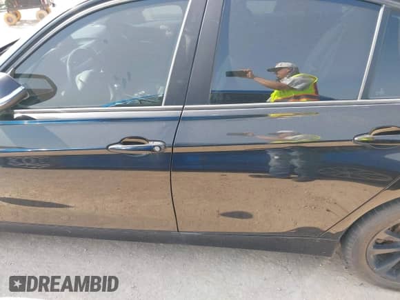 2016 BMW 3 Series 320i xDrive с VIN WBA8A3C51GK689115, выставлен на аукционе IAAI как лот 41933558 с пробегом 69 625 миль миль и . История ставок и продаж доступна на DreamBid. Изображение 14.