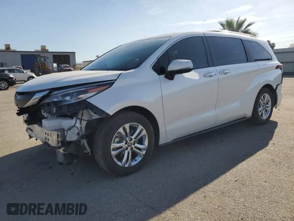 2023 Toyota Sienna Platinum z VIN 5TDESKFC4PS099796, wystawiony jako Copart lot #49534595 z przebiegiem 42 279 mil mil oraz Szkoda całkowita • Salvage title. Historia ofert i sprzedaży dostępna na DreamBid. Obrazek 1.