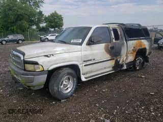 1998 Dodge 1500 с VIN 1B7HF13ZXWJ157507, выставлен на аукционе Copart как лот 60220805 с пробегом Не указан миль и Списание • Salvage title. История ставок и продаж доступна на DreamBid. Изображение 1.