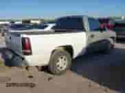 2001 GMC Sierra 1500 SL z VIN 1GTEC14V81Z333066, wystawiony jako IAAI lot #41959464 z przebiegiem 417 637 mil mil oraz . Historia ofert i sprzedaży dostępna na DreamBid. Obrazek 4.