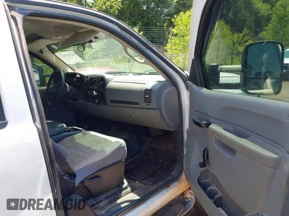 2010 Chevrolet Silverado 1500 Work Truck with VIN 1GCSKPE39AZ214240, listed as a IAAI auction lot 42497427 with 261,581 mi miles and . Bid and sale history available at DreamBid. Image 5.