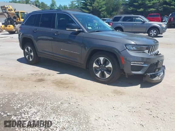 2024 Jeep Grand Cherokee with VIN 1C4RJYB68RC714152, listed as a IAAI auction lot 42532809 with 3,628 mi miles and . Bid and sale history available at DreamBid. Image 1.
