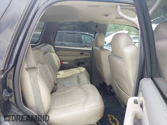 2002 Chevrolet Tahoe Z71 с VIN 1GNEK13Z62R239591, выставлен на аукционе IAAI как лот 42522939 с пробегом 128 832 миль миль и . История ставок и продаж доступна на DreamBid. Изображение 8.