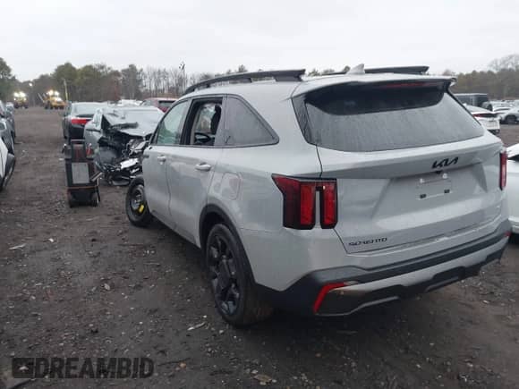 2025 Kia Sorento X-Line EX with VIN 5XYRHDJF6SG315229, listed as a IAAI auction lot 41443713 with 723 mi miles and . Bid and sale history available at DreamBid. Image 3.