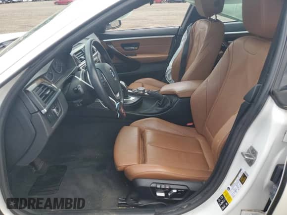 2016 BMW 4 Series 428i xDrive z VIN WBA4C9C51GG136270, wystawiony jako Copart lot #67798155 z przebiegiem 65 597 mil mil oraz Szkoda całkowita • Salvage title. Historia ofert i sprzedaży dostępna na DreamBid. Obrazek 7.