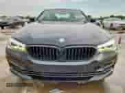 2018 BMW 5 Series 530i xDrive z VIN WBAJA7C5XJWC76654, wystawiony jako Copart lot #69140585 z przebiegiem 84 242 mil mil oraz Szkoda całkowita • Salvage title. Historia ofert i sprzedaży dostępna na DreamBid. Obrazek 5.