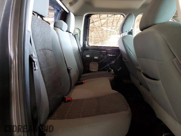 2019 Ram 1500 Big Horn z VIN 1C6RR6GT0KS574032, wystawiony jako Copart lot #71748845 z przebiegiem 99 847 mil mil oraz Szkoda całkowita • Salvage title. Historia ofert i sprzedaży dostępna na DreamBid. Obrazek 10.