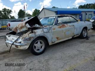 1968 Chevrolet Corvair z VIN 101378W102592, wystawiony jako Copart lot #74444544 z przebiegiem 484 909 mil mil oraz Szkoda całkowita • Salvage title. Historia ofert i sprzedaży dostępna na DreamBid. Obrazek 1.