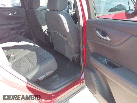 2020 Chevrolet Blazer LT с VIN 3GNKBHRS4LS557620, выставлен на аукционе IAAI как лот 43379692 с пробегом 52 444 миль миль и . История ставок и продаж доступна на DreamBid. Изображение 8.