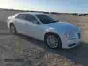 2012 Chrysler 300 C с VIN 2C3CCAKT3CH225762, выставлен на аукционе Copart как лот 53070025 с пробегом 150 260 миль миль и Списание • Salvage title. История ставок и продаж доступна на DreamBid. Изображение 4.