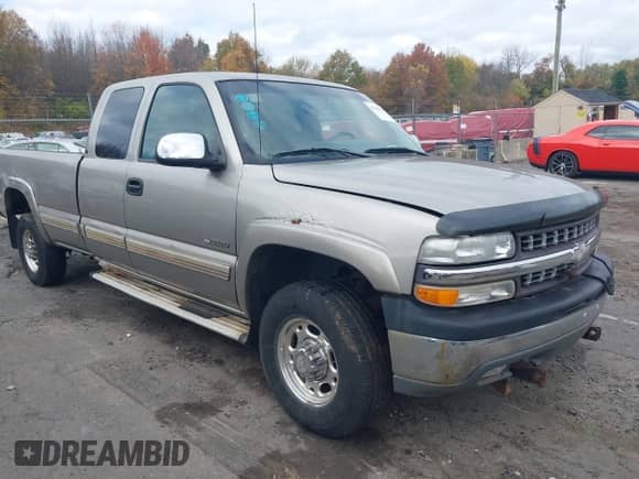 2000 Chevrolet Silverado 2500 LS с VIN 1GCGK29U5YE325929, выставлен на аукционе IAAI как лот 43541532 с пробегом 189 182 миль миль и . История ставок и продаж доступна на DreamBid. Изображение 1.