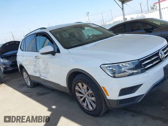 2019 Volkswagen Tiguan S с VIN 3VV1B7AX2KM176326, выставлен на аукционе IAAI как лот 42255775 с пробегом 72 996 миль миль и . История ставок и продаж доступна на DreamBid. Изображение 13.