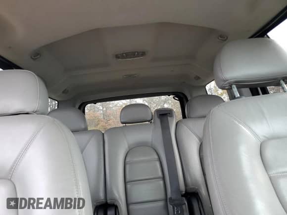 2005 Ford Explorer XLT z VIN 1FMDU73W65UB03854, wystawiony jako Copart lot #77000624 z przebiegiem 148 822 mil mil oraz Nie do naprawy • Non repairable. Historia ofert i sprzedaży dostępna na DreamBid. Obrazek 10.