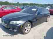 2012 BMW 5 Series 528i xDrive с VIN WBAXH5C58CDW10976, выставлен на аукционе IAAI как лот 42770141 с пробегом 129 210 миль миль и . История ставок и продаж доступна на DreamBid. Изображение 2.