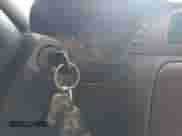 2008 Chevrolet Impala LT z VIN 2G1WC583681215601, wystawiony jako IAAI lot #43241243 z przebiegiem 165 570 mil mil oraz . Historia ofert i sprzedaży dostępna na DreamBid. Obrazek 11.