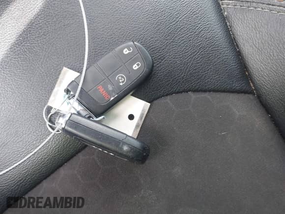 2020 Jeep Compass Latitude z VIN 3C4NJCBB3LT257860, wystawiony jako IAAI lot #41601408 z przebiegiem 72 364 mil mil oraz . Historia ofert i sprzedaży dostępna na DreamBid. Obrazek 11.