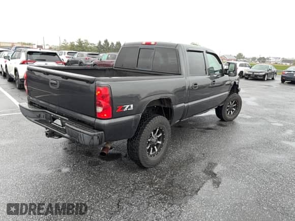2005 Chevrolet Silverado 1500 Z71 с VIN 2GCEK13T351262862, выставлен на аукционе Copart как лот 86544805 с пробегом 209 017 миль миль и Чистый • Clean title. История ставок и продаж доступна на DreamBid. Изображение 4.