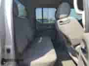 2006 Nissan Frontier LE z VIN 1N6AD07U56C438017, wystawiony jako Copart lot #55913605 z przebiegiem 175 564 mil mil oraz Szkoda całkowita • Salvage title. Historia ofert i sprzedaży dostępna na DreamBid. Obrazek 10.