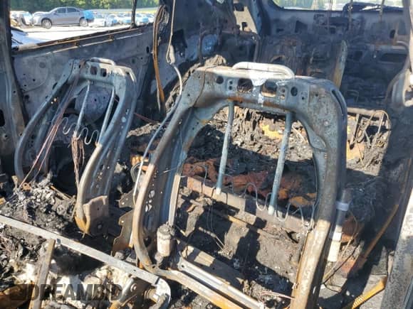 2012 Chevrolet Equinox 2LT z VIN 2GNFLPE53C6259051, wystawiony jako Copart lot #68368015 z przebiegiem Nie podano mil oraz Nie do naprawy • Non repairable. Historia ofert i sprzedaży dostępna na DreamBid. Obrazek 10.