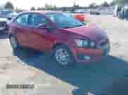 2013 Chevrolet Sonic LT с VIN 1G1JC5SH9D4183417, выставлен на аукционе IAAI как лот 43397596 с пробегом 115 555 миль миль и . История ставок и продаж доступна на DreamBid. Изображение 1.