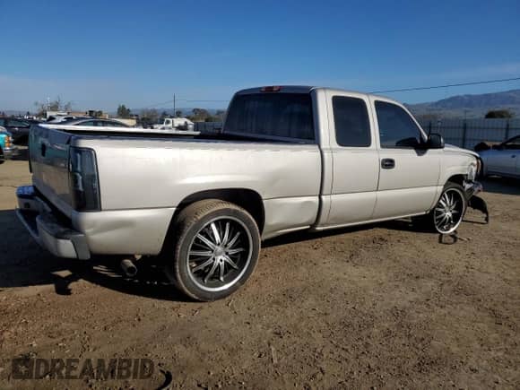 2006 Chevrolet Silverado 1500 LS with VIN 1GCEC19X86Z113816, listed as a Copart auction lot 44945075 with 153,592 mi miles and Non repairable. Bid and sale history available at DreamBid. Image 3.