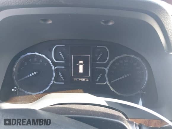 2019 Toyota Tundra SR5 с VIN 5TFAY5F1XKX788189, выставлен на аукционе IAAI как лот 41313276 с пробегом 109 288 миль миль и . История ставок и продаж доступна на DreamBid. Изображение 7.