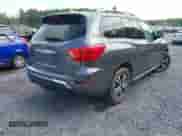 2019 Nissan Pathfinder SL z VIN 5N1DR2MM5KC584389, wystawiony jako IAAI lot #42608479 z przebiegiem 124 529 mil mil oraz . Historia ofert i sprzedaży dostępna na DreamBid. Obrazek 4.