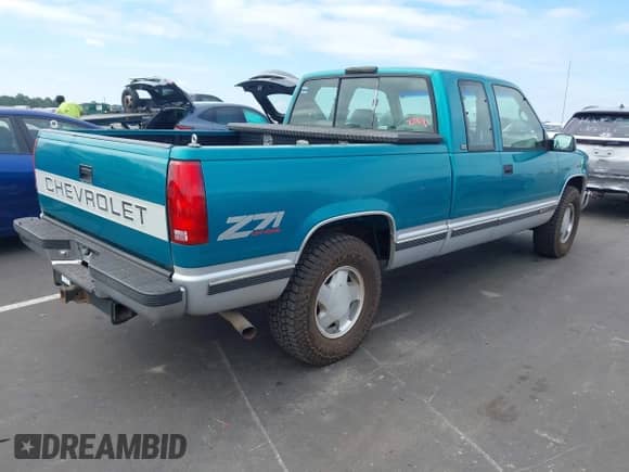 1996 Chevrolet Silverado 1500 with VIN 2GCEK19R5T1152890, listed as a IAAI auction lot 43246016 with 91,660 mi miles and . Bid and sale history available at DreamBid. Image 4.