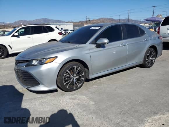2019 Toyota Camry SE z VIN 4T1B11HK3KU268503, wystawiony jako Copart lot #71220275 z przebiegiem 105 038 mil mil oraz Szkoda całkowita • Salvage title. Historia ofert i sprzedaży dostępna na DreamBid. Obrazek 1.