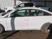 2016 Hyundai Sonata SE z VIN 5NPE24AF9GH349844, wystawiony jako IAAI lot #41310956 z przebiegiem 199 762 mil mil oraz . Historia ofert i sprzedaży dostępna na DreamBid. Obrazek 14.