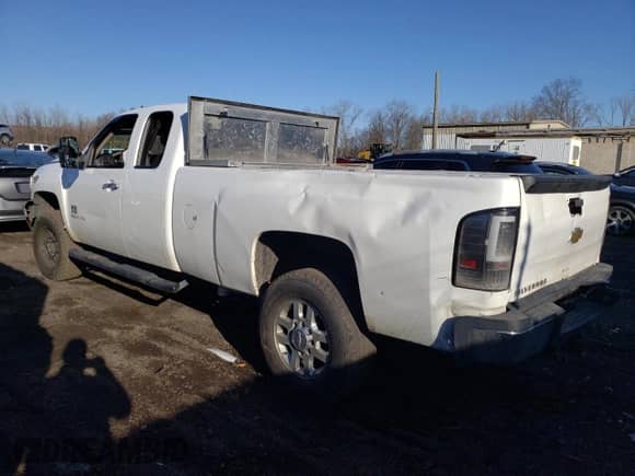 2011 Chevrolet Silverado 2500HD Work Truck с VIN 1GC2KVC84BZ122702, выставлен на аукционе Copart как лот 50757765 с пробегом 288 818 миль миль и Списание • Salvage title. История ставок и продаж доступна на DreamBid. Изображение 2.