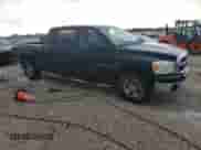 2007 Dodge 1500 SLT z VIN 3D7KR19D87G838900, wystawiony jako Copart lot #74038994 z przebiegiem 270 039 mil mil oraz Szkoda całkowita • Salvage title. Historia ofert i sprzedaży dostępna na DreamBid. Obrazek 4.
