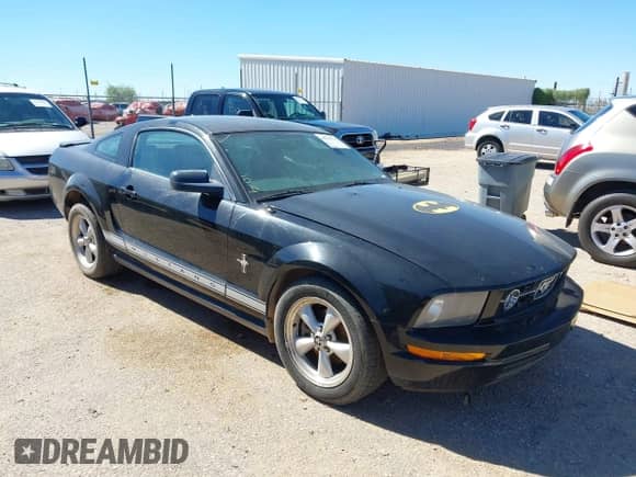 2008 Ford Mustang Deluxe with VIN 1ZVHT80N485101770, listed as a IAAI auction lot 43410711 with 179,905 mi miles and . Bid and sale history available at DreamBid. Image 1.