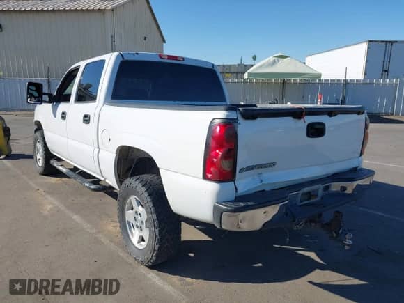 2005 Chevrolet Silverado 1500 LS с VIN 2GCEC13T851318372, выставлен на аукционе IAAI как лот 42863059 с пробегом 223 540 миль миль и . История ставок и продаж доступна на DreamBid. Изображение 3.