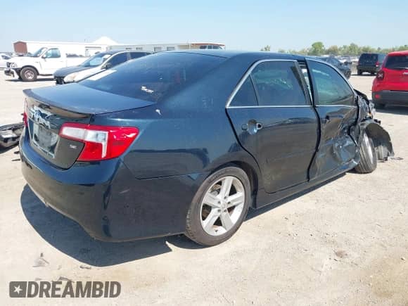 2014 Toyota Camry SE with VIN 4T1BF1FK8EU387561, listed as a IAAI auction lot 43310398 with 168,479 mi miles and . Bid and sale history available at DreamBid. Image 4.