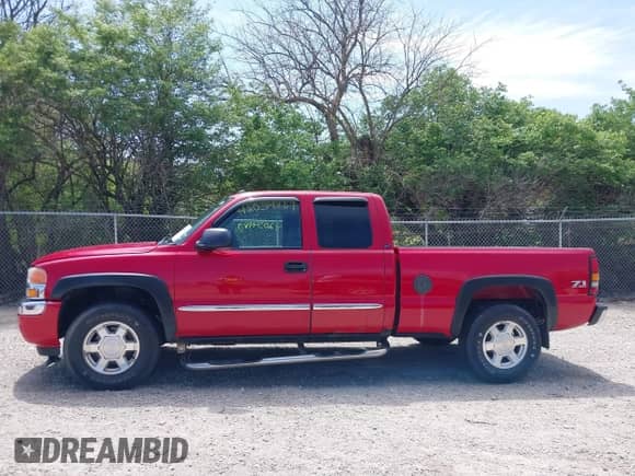 2005 GMC Sierra 1500 SLE with VIN 2GTEK19B651230471, listed as a IAAI auction lot 42054989 with 168,618 mi miles and . Bid and sale history available at DreamBid. Image 15.