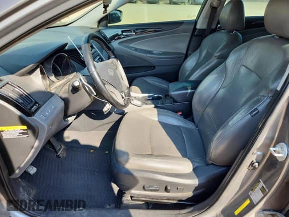 2014 Hyundai Sonata Limited with VIN 5NPEC4AB0EH806919, listed as a Copart auction lot 81029205 with 151,761 mi miles and Salvage title. Bid and sale history available at DreamBid. Image 7.