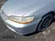 2000 Honda Accord LX z VIN 1HGCG6554YA010781, wystawiony jako IAAI lot #41933858 z przebiegiem 221 048 mil mil oraz . Historia ofert i sprzedaży dostępna na DreamBid. Obrazek 6.