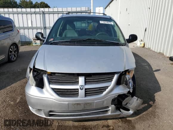 2005 Dodge Caravan SE with VIN 1D4GP24R05B382236, listed as a Copart auction lot 71674015 with 169,679 mi miles and Clean title. Bid and sale history available at DreamBid. Image 5.