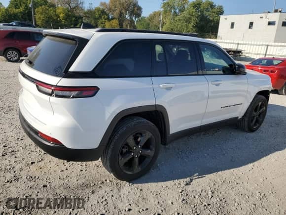 2024 Jeep Grand Cherokee Laredo with VIN 1C4RJHAG0RC683960, listed as a Copart auction lot 72063945 with 11,169 mi miles and Salvage title. Bid and sale history available at DreamBid. Image 3.