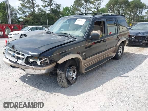 1997 Ford Explorer XLT с VIN 1FMDU35P2VUB07964, выставлен на аукционе IAAI как лот 41952653 с пробегом 181 669 миль миль и . История ставок и продаж доступна на DreamBid. Изображение 2.