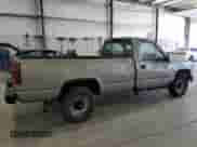 2000 Chevrolet Silverado 3500 z VIN 1GCGC34R0YR137348, wystawiony jako Copart lot #83834885 z przebiegiem 147 680 mil mil oraz Czysty tytuł • Clean title. Historia ofert i sprzedaży dostępna na DreamBid. Obrazek 3.