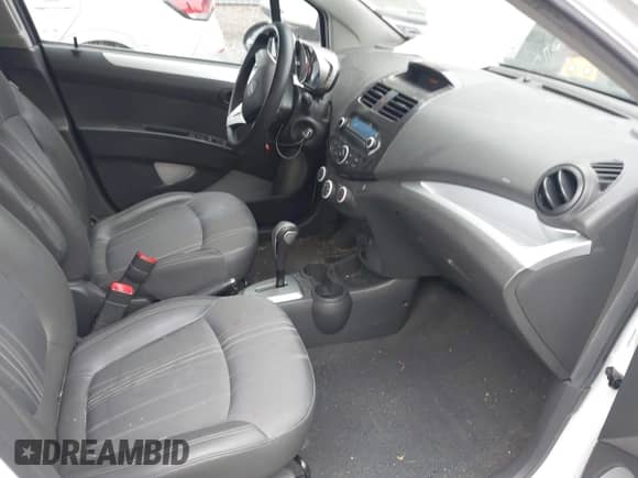 2014 Chevrolet Spark LS с VIN KL8CB6S9XEC590941, выставлен на аукционе IAAI как лот 43242492 с пробегом 127 017 миль миль и . История ставок и продаж доступна на DreamBid. Изображение 5.