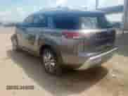 2023 Nissan Pathfinder SL z VIN 5N1DR3CA4PC209839, wystawiony jako Copart lot #57516185 z przebiegiem 48 743 mil mil oraz Czysty tytuł • Clean title. Historia ofert i sprzedaży dostępna na DreamBid. Obrazek 2.