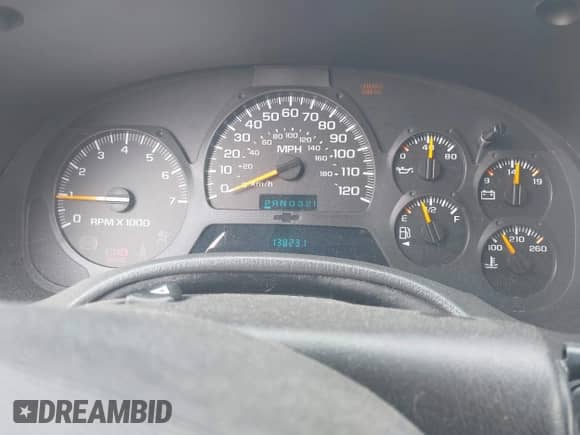 2002 Chevrolet TrailBlazer LS z VIN 1GNDT13S622226389, wystawiony jako IAAI lot #42361868 z przebiegiem 130 231 mil mil oraz . Historia ofert i sprzedaży dostępna na DreamBid. Obrazek 7.